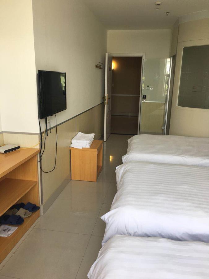 100 Inn Plus Pudong Airport Hotel Шанхай Экстерьер фото